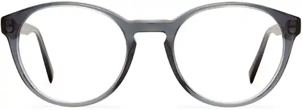 Brille mit schwarzem Gestell in frontaler Ansicht mit klaren, transparenten Gläsern auf hellem Hintergrund